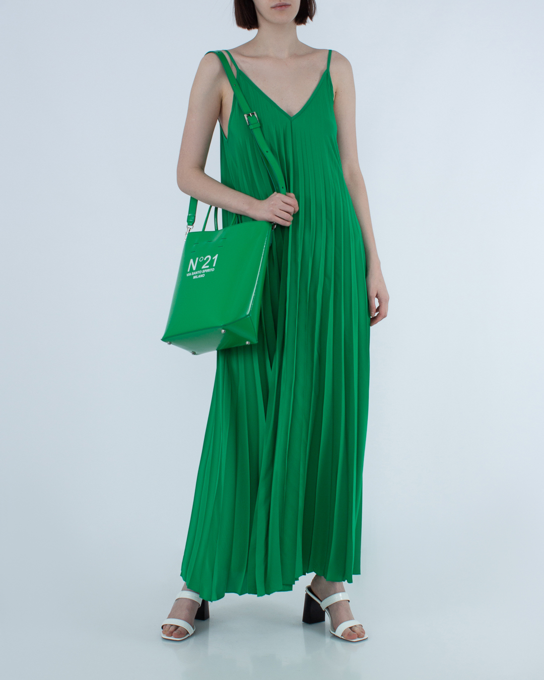Женская платье P.A.R.O.S.H., сезон: лето 2022. Купить за 69600 руб. | Фото 2